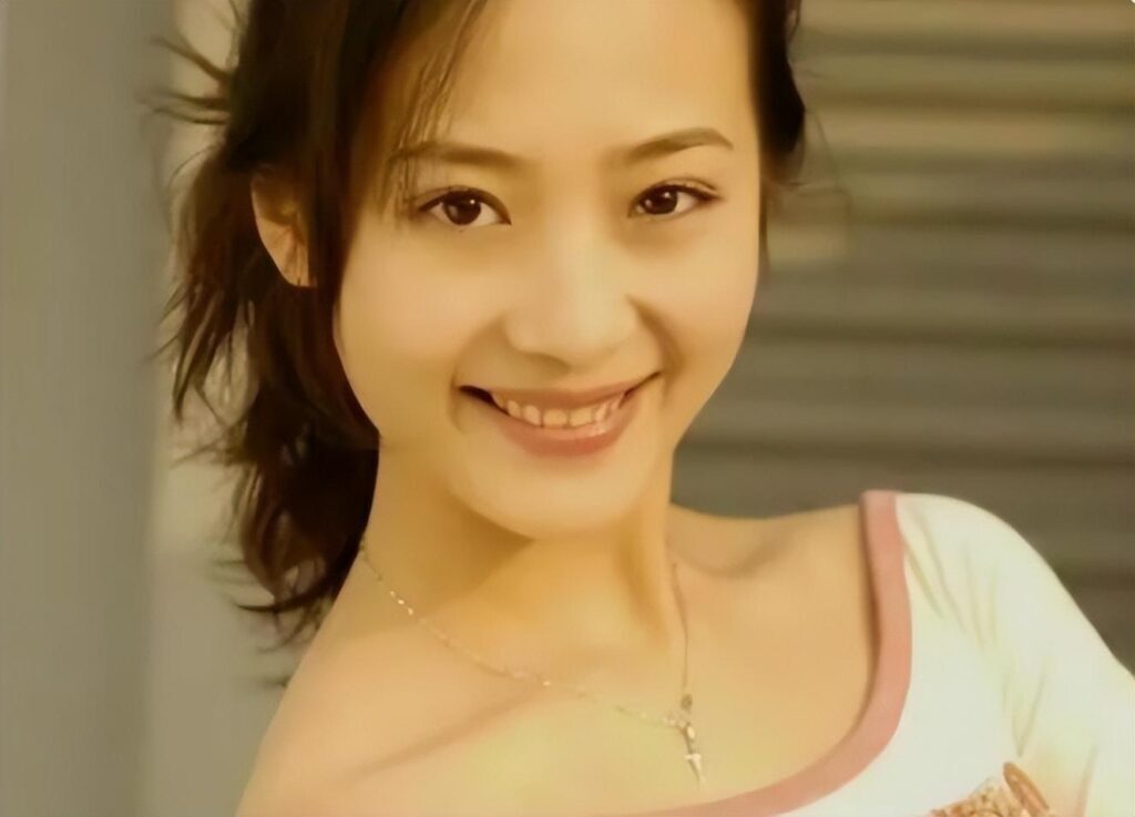 曲栅栅是谁_曲栅栅的个人资料