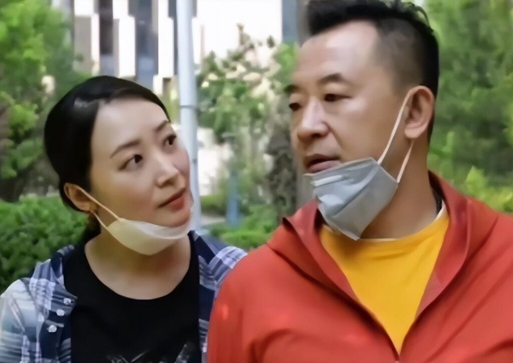 曲栅栅是谁_曲栅栅的个人资料