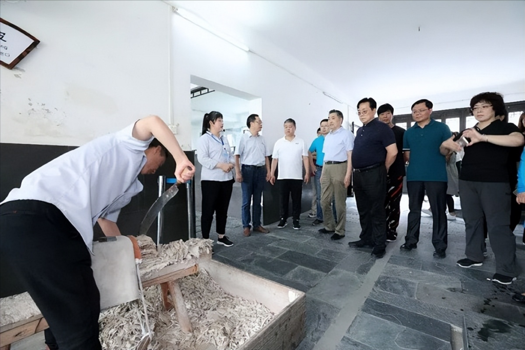 比黄金还贵的纸是什么_被誉为纸中之王