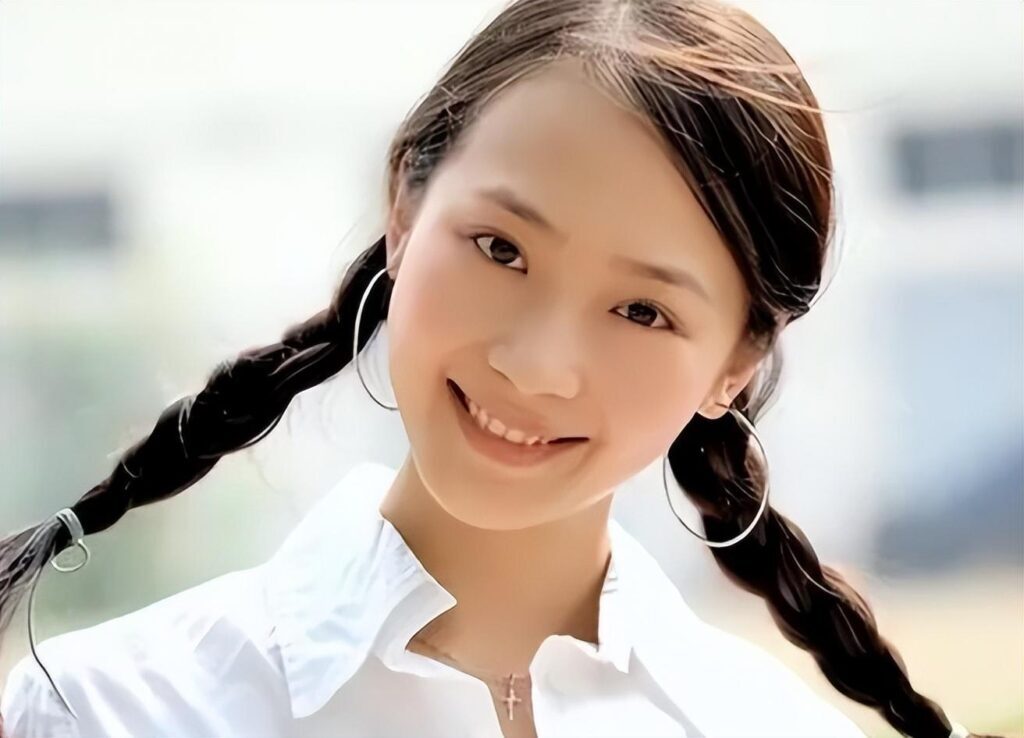 曲栅栅是谁_曲栅栅的个人资料