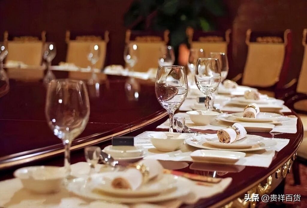 酒桌上要注意什么_酒桌上的规矩大全
