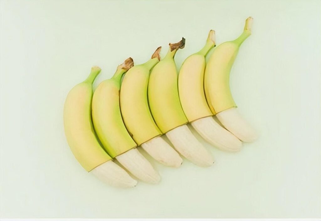 把香蕉放在大米里会发生什么_看完你就知道了