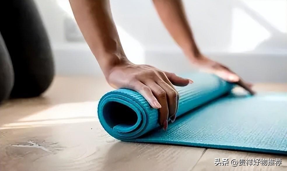 瑜伽垫tpe和天然橡胶哪个好_瑜伽垫的选择指南