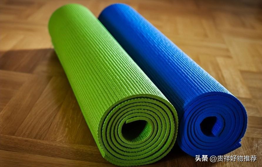 瑜伽垫tpe和天然橡胶哪个好_瑜伽垫的选择指南