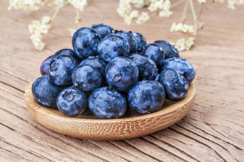 蓝莓产地在哪里_蓝莓的营养价值和保存方法