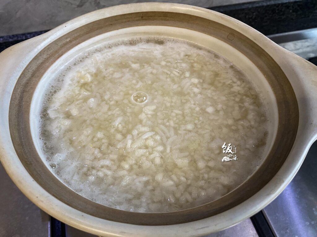 银耳雪梨粥怎么做好吃_银耳雪梨粥的做法和功效