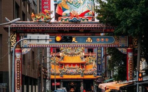 台湾为什么那么多庙宇_台湾信佛的人多吗