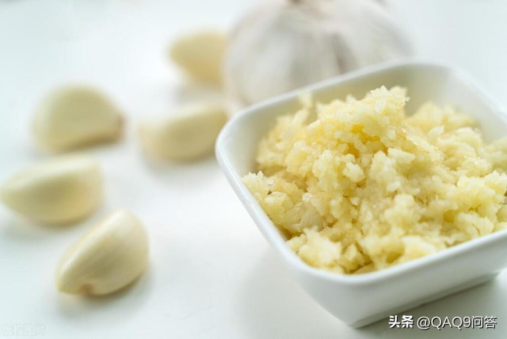 蒜香排骨怎么烧好吃_蒜香排骨的做法步骤窍门