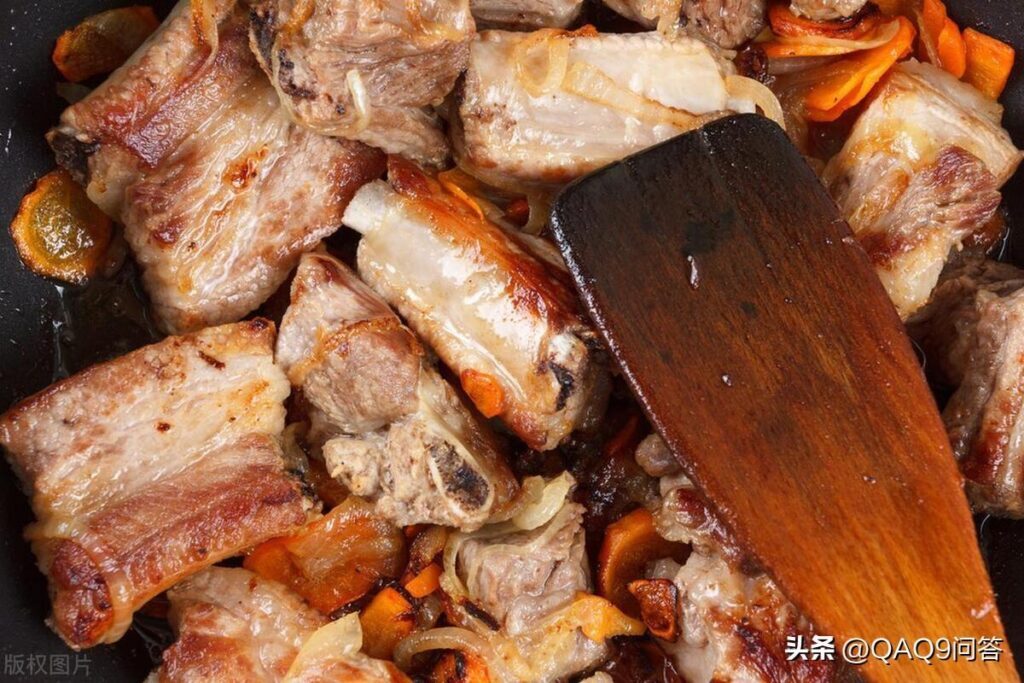 蒜香排骨怎么烧好吃_蒜香排骨的做法步骤窍门