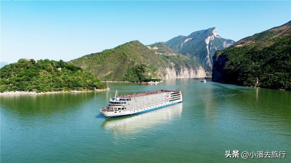游长江山峡在哪坐船好_长江三峡游轮旅游攻略