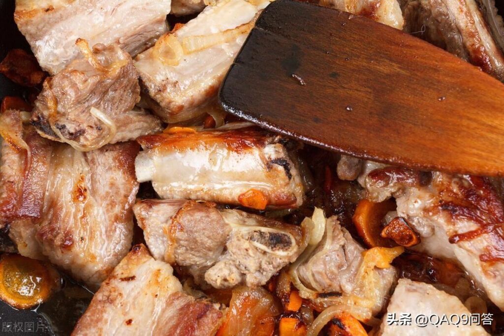 蒜香排骨怎么烧好吃_蒜香排骨的做法步骤窍门