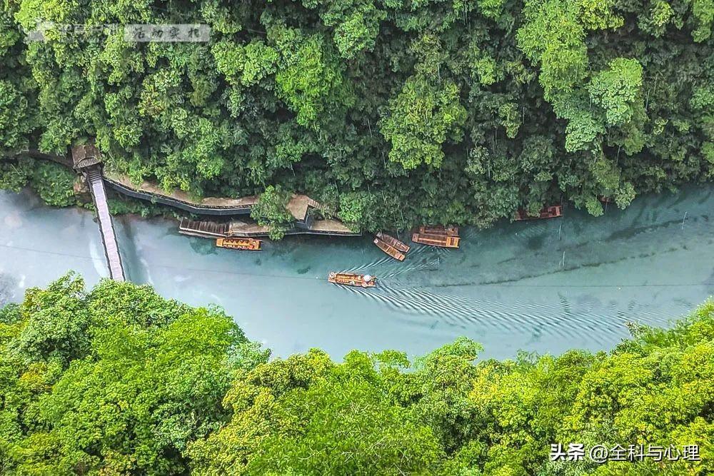 夏天去哪里旅游好_夏天旅游必去十大景点