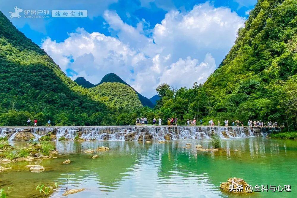 夏天去哪里旅游好_夏天旅游必去十大景点