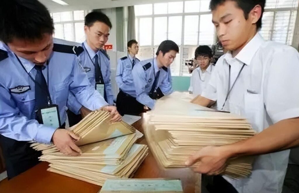 高考试卷在哪里印刷的_高考试卷押运是什么级别