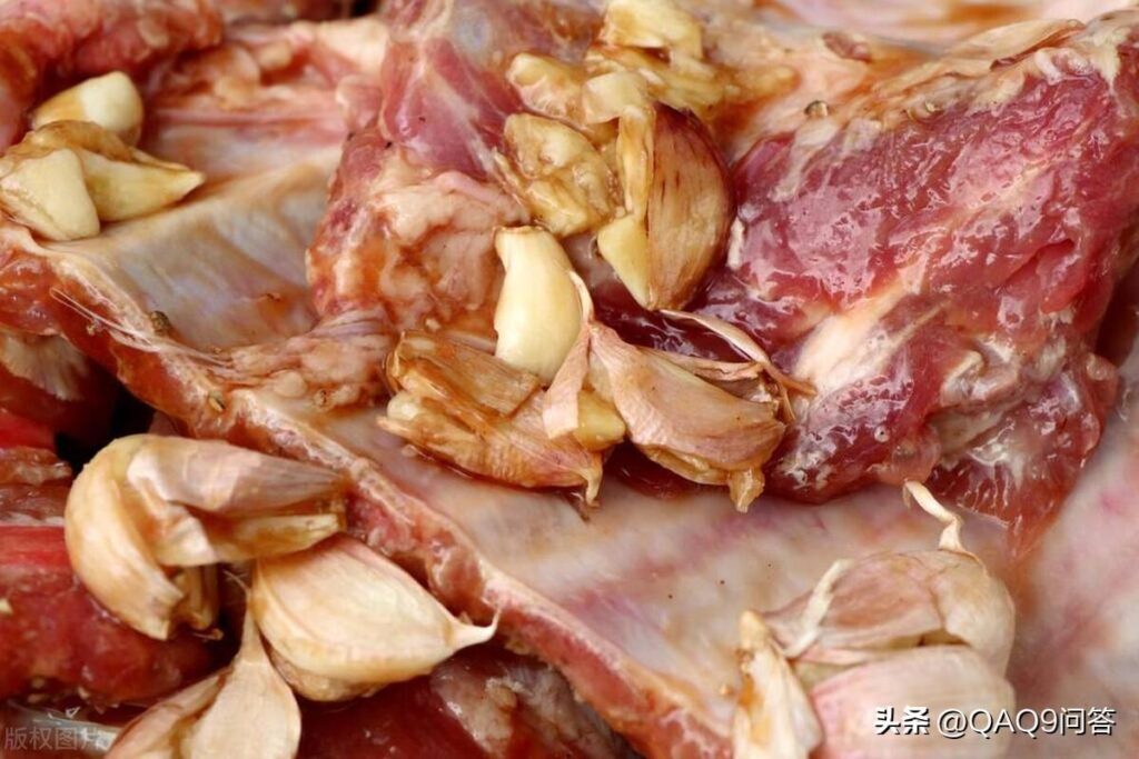 蒜香排骨怎么烧好吃_蒜香排骨的做法步骤窍门
