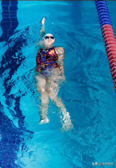 游泳怎么提速_增加游泳速度和时间