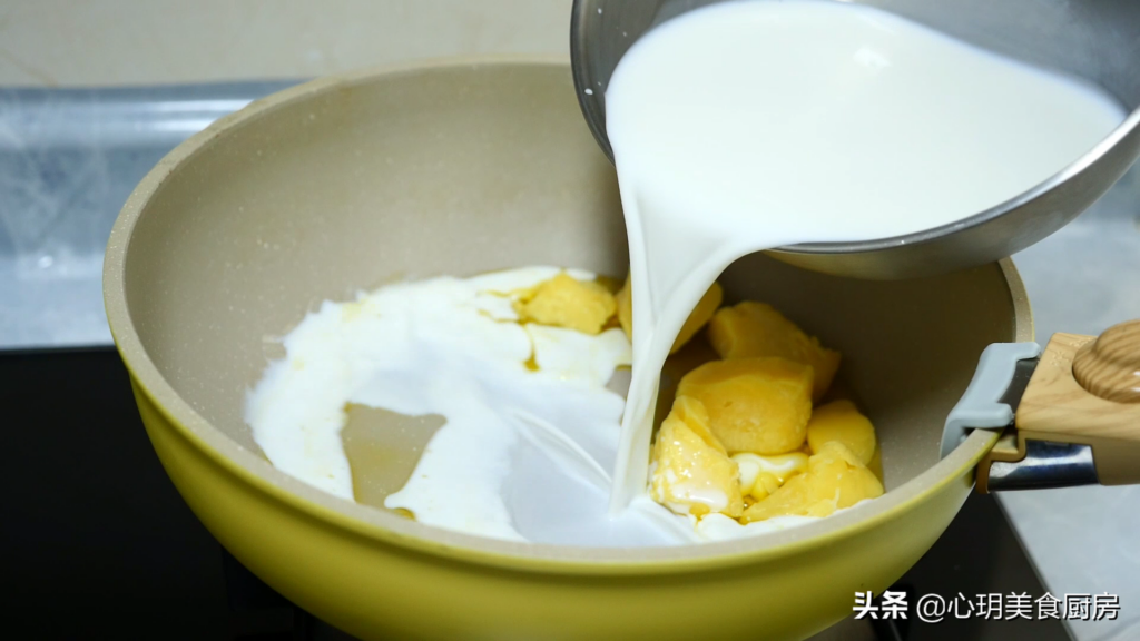 如何在家自制奶油_简单自制奶油的方法