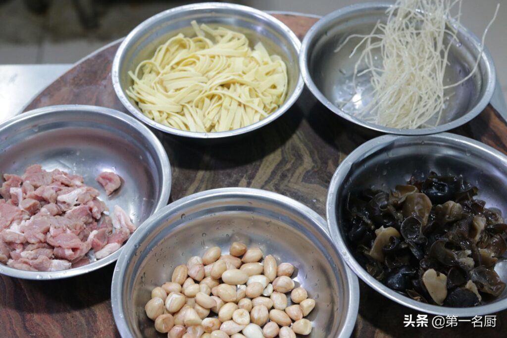 胡辣汤是哪里的特产_家常胡辣汤的做法和配料