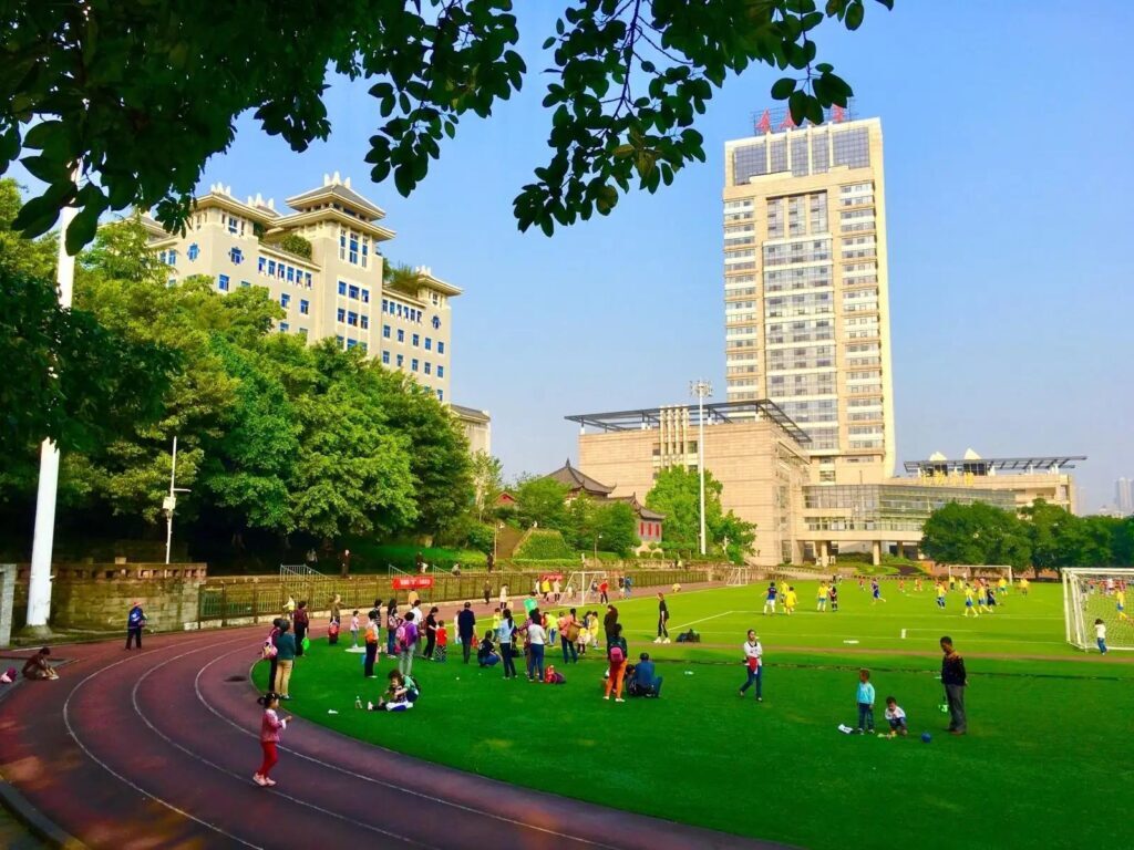 重庆大学怎么样_重庆大学算名牌大学吗