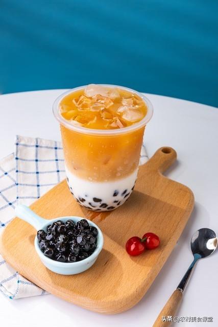 如何手工制作奶茶_家庭自制奶茶的简单做法
