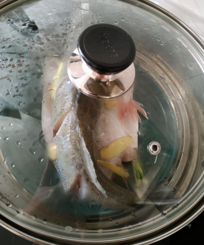 清蒸鲈鱼一般蒸几分钟，正确的蒸鲈鱼方法