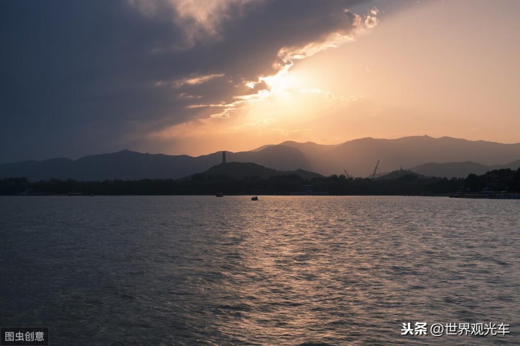 大明湖畔在哪？大明湖畔是杭州西湖吗？