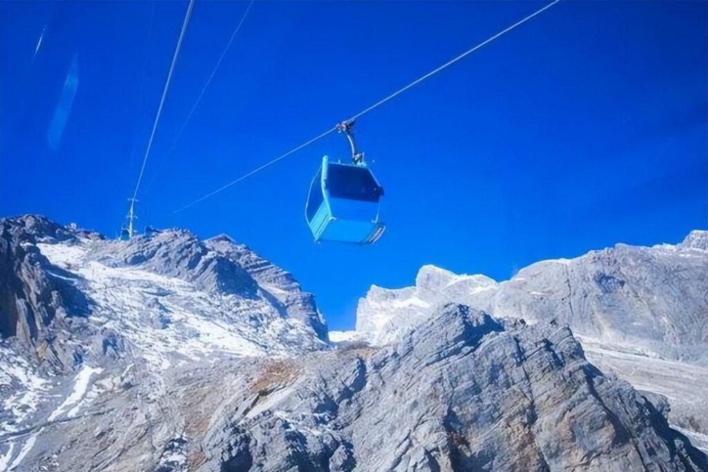 从丽江到玉龙雪山怎么去,从丽江到玉龙雪山多远