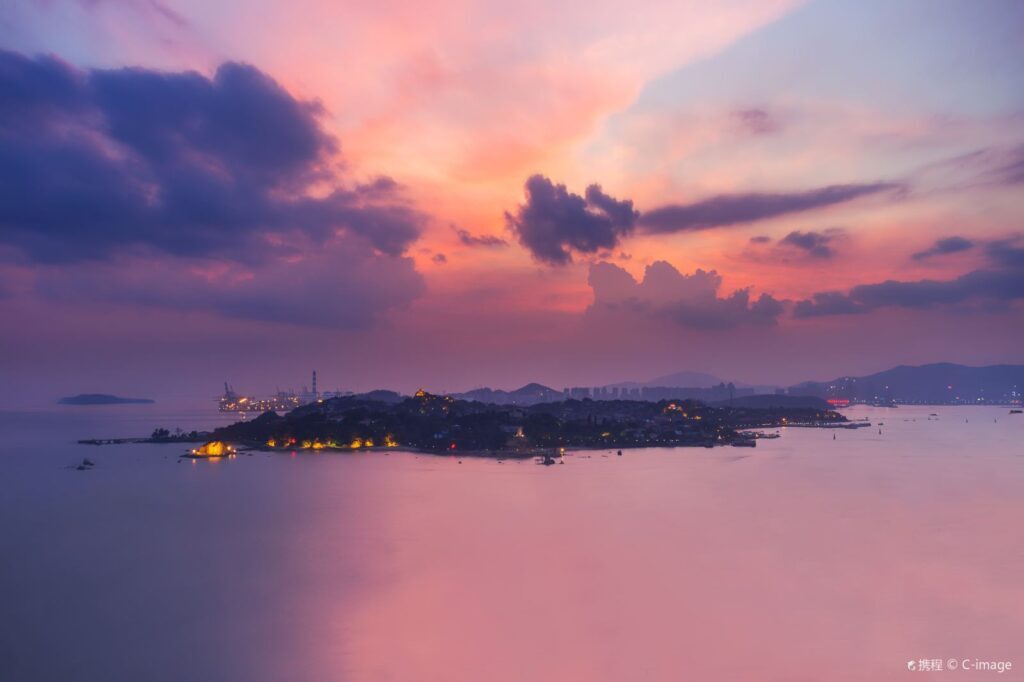 想去海边旅游哪里好国内，适合七八月份旅游的海边
