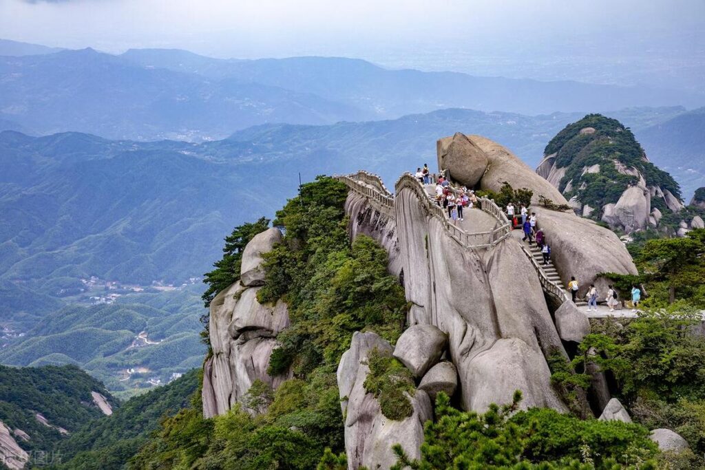 安徽必去的景点有哪些，安徽省旅游攻略必玩的景点