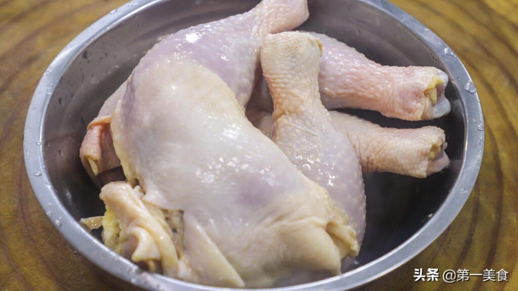 手撕鸡怎么做好吃，正宗手撕鸡配料秘方