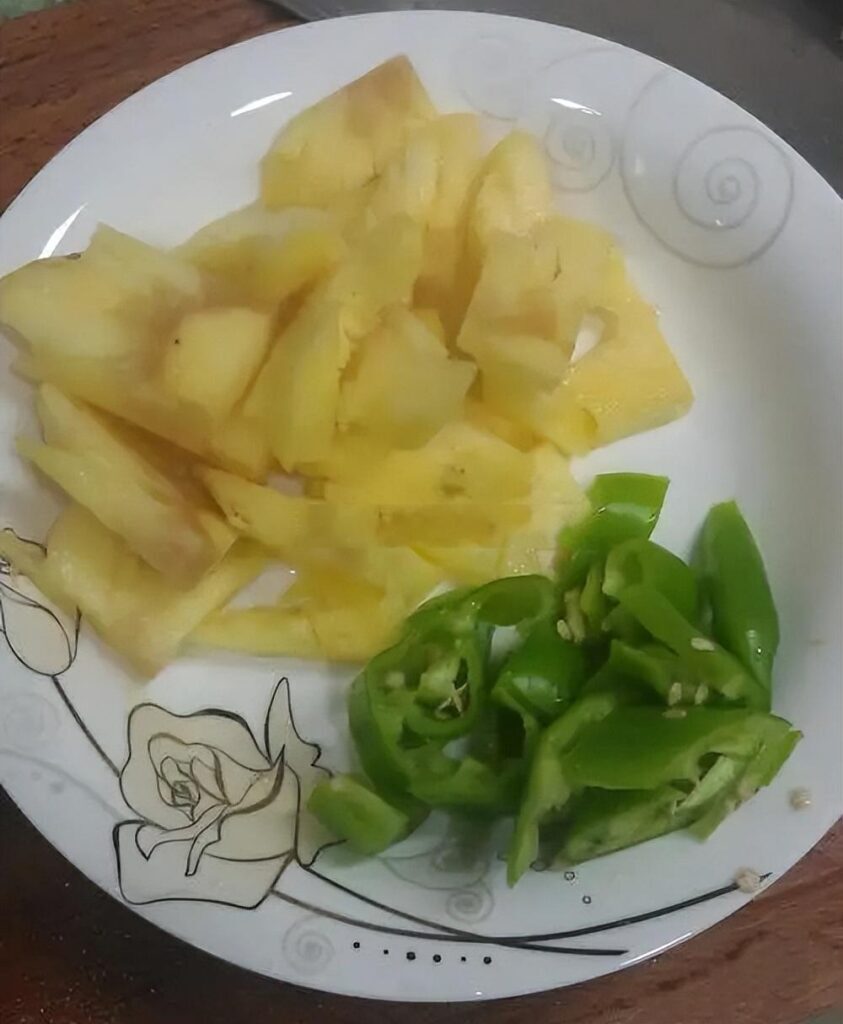 咕咾肉就是糖醋里脊吗，咕咾肉跟糖醋里脊有什么区别