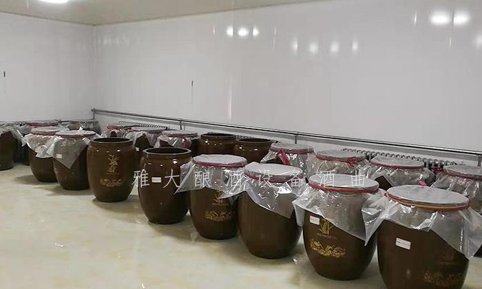 开个酿酒作坊要多少钱，作坊酿酒需要什么设备