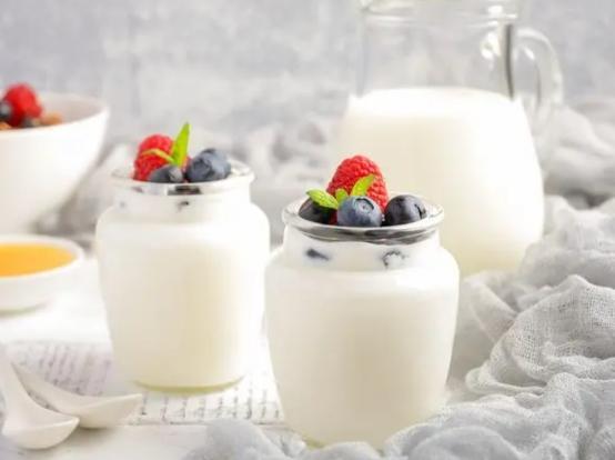 每天喝杯酸奶有什么好处，每天喝酸牛奶好吗