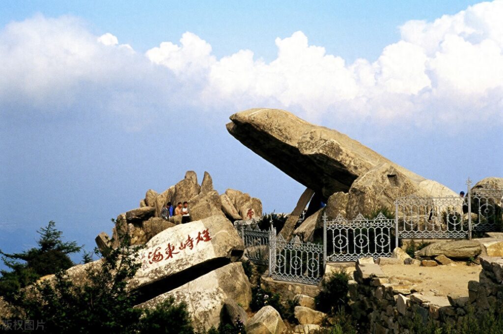 泰山在哪个省，泰山和黄山哪个值得去