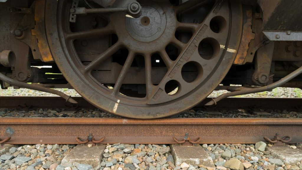 火车出入境为什么要换车轮，火车出国怎么换轨道