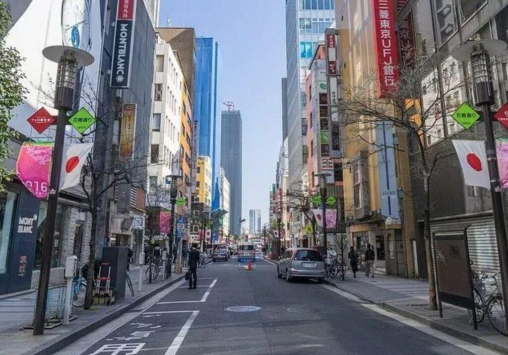 日本为什么没人敢闯红灯，日本为什么没人敢闯红灯