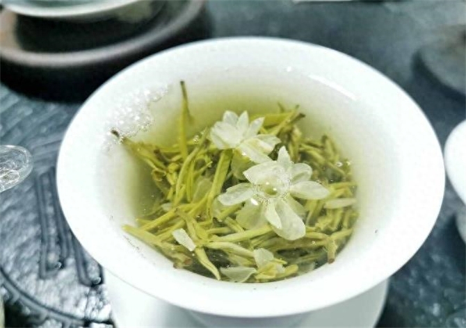 茉莉花茶叶适合什么人喝，茉莉茶能天天喝吗