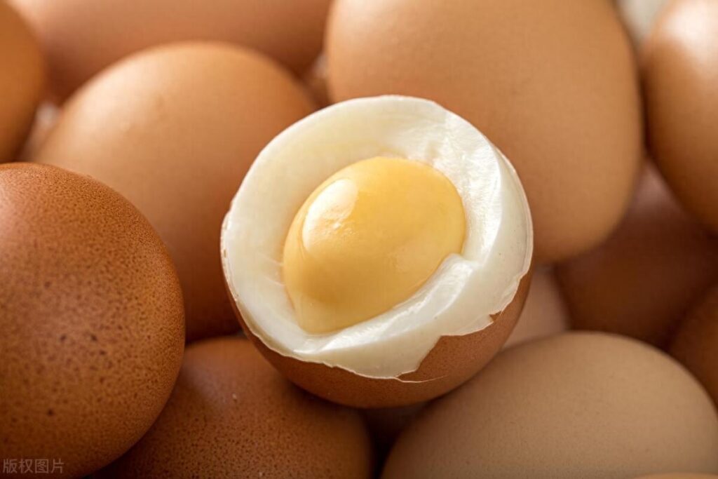鸡蛋为什么一头尖一头圆，鸡蛋为什么有大小头