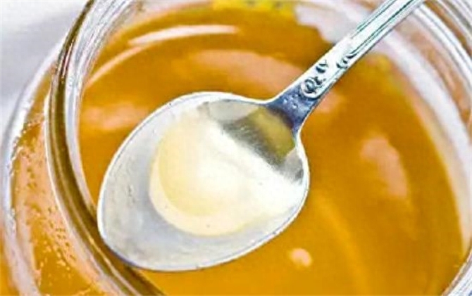 蜂蜜用不用放冰箱储存，蜂蜜的正确储存方法
