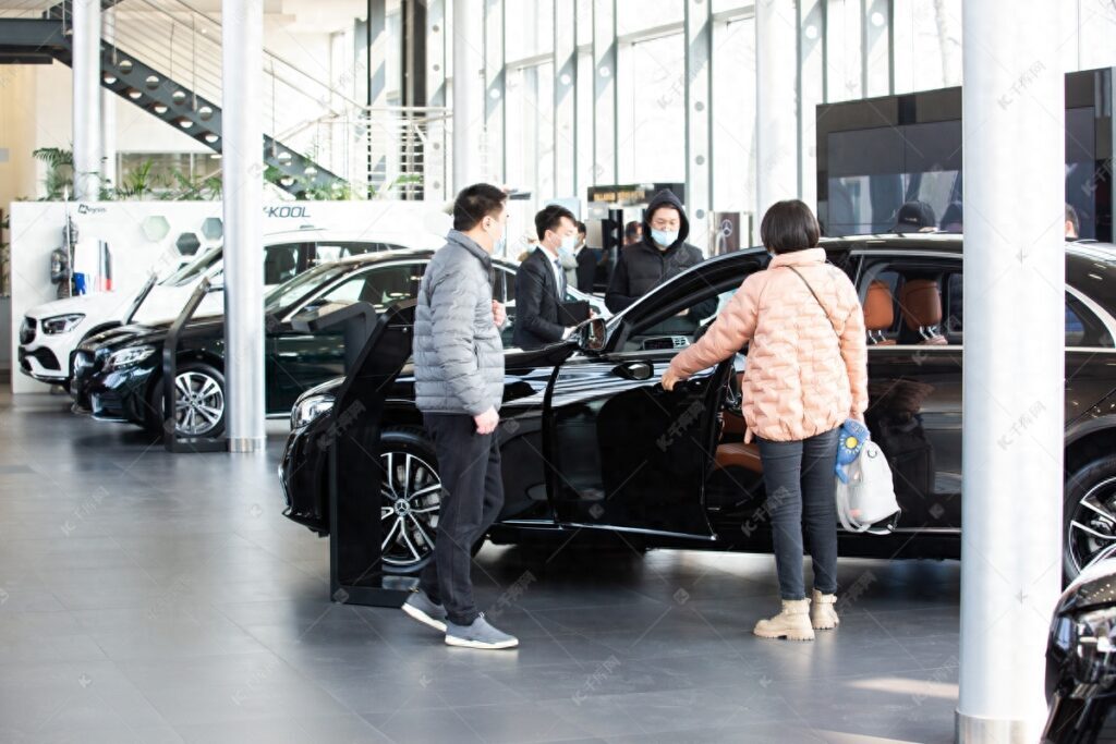 先买车还是先买房好，年轻人应该先买房还是买房