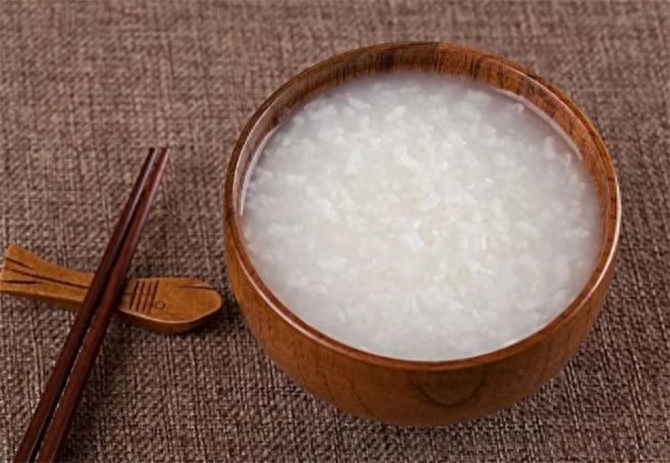 如何熬煮大米粥，正确熬大米粥的方法