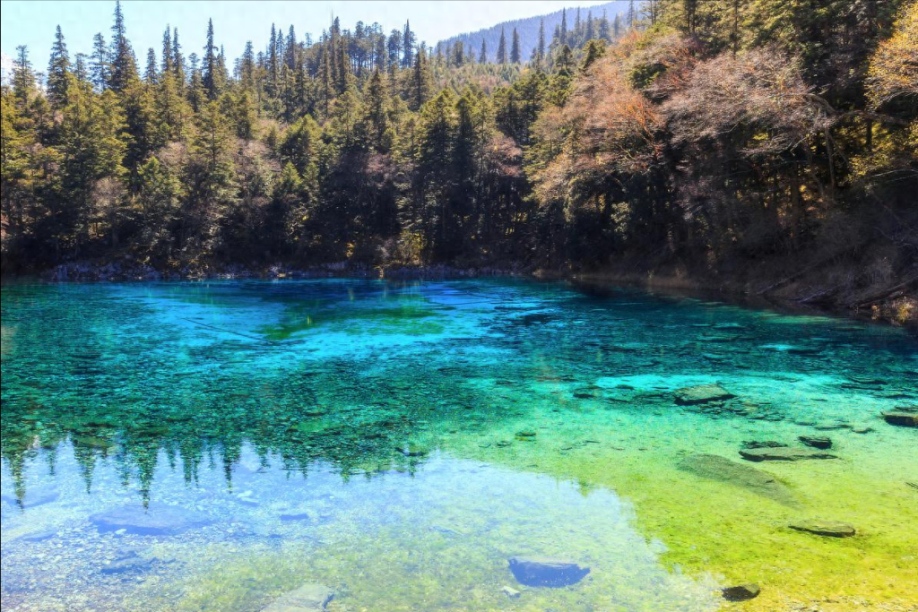 九寨沟旅游一般要多少钱，九寨沟旅游适合几月份去