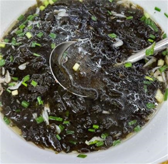 紫菜属于海鲜吗，紫菜生长在淡水还是海水