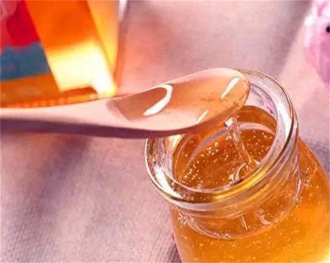 蜂蜜用不用放冰箱储存，蜂蜜的正确储存方法