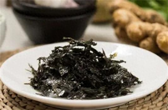 紫菜属于海鲜吗，紫菜生长在淡水还是海水