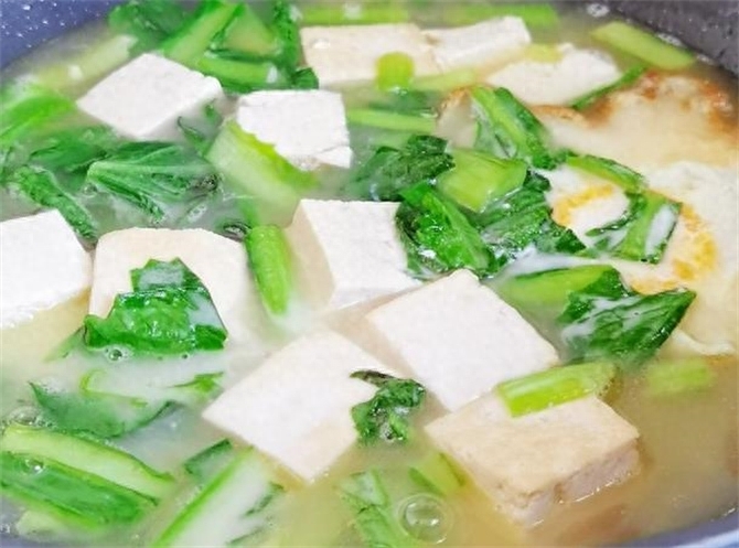 白菜豆腐汤怎么做好吃，小白菜炖豆腐最好吃的做法