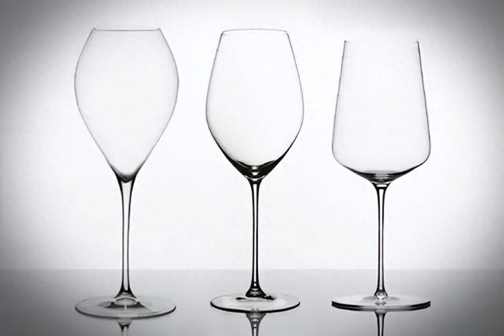 如何选择葡萄酒杯，葡萄酒用什么杯子喝最好