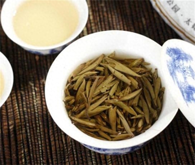 怎么区分白毫银针和白牡丹，白牡丹与白毫银针的区别