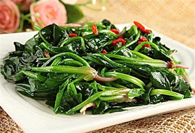 清炒菠菜到底要不要焯水，菠菜的正确做法