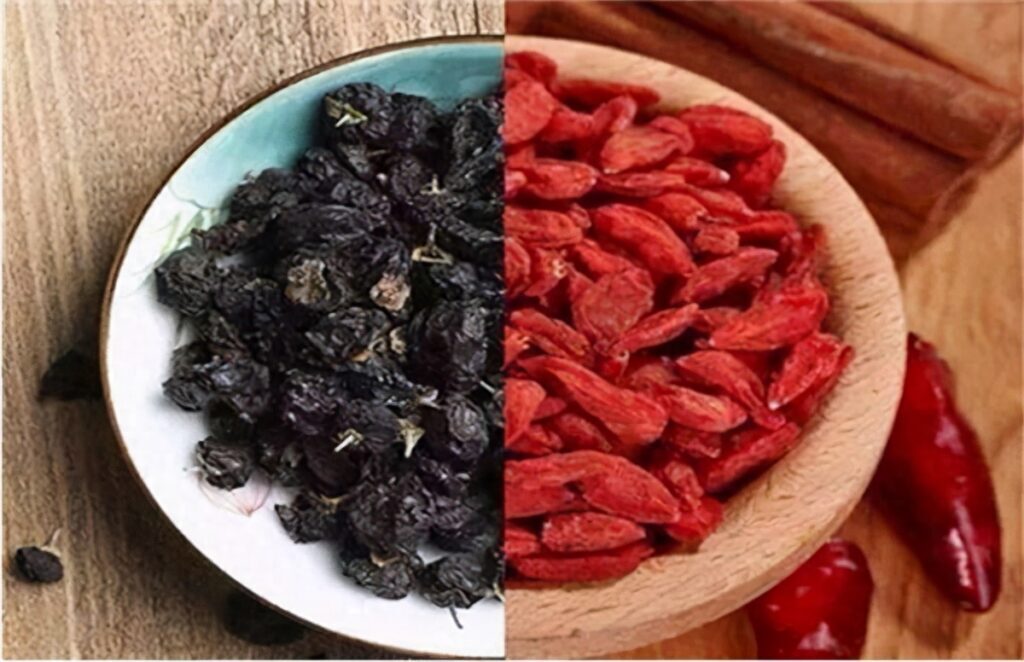 黑枸杞和红枸杞哪个更好，红和黑枸杞的作用区别
